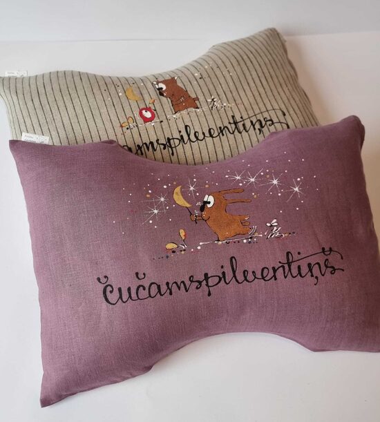 GRIĶU SPILVENS-KAULIŅA FORMA 6  VIOLETS AR ZAĶĪTI ČUČAMSPILVENTIŅŠ